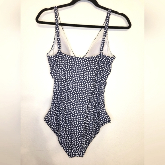 Nip Tuck One Piece Swimsuit With Tummy Control And Adjustable Straps 8 - Picture 3 of 11